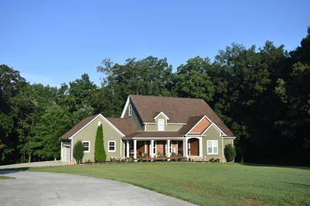 455 Hidden Ridge Ln
