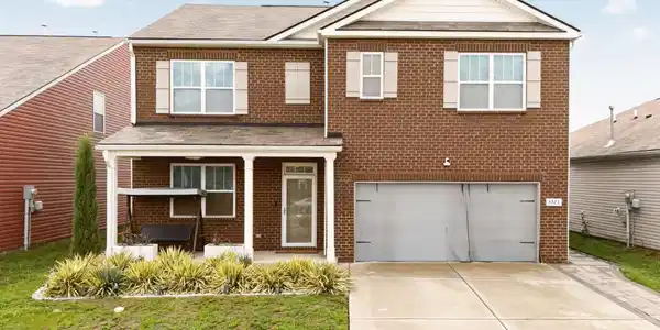 5573 Hickory Woods Dr