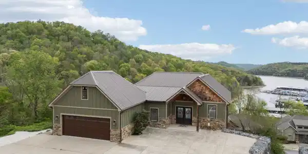 1010 Old Casey Cove Rd