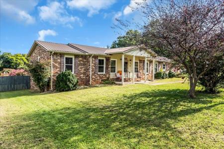 208 Tammy Dr