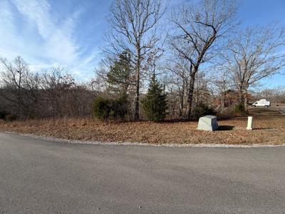 1 Deepwood Dr