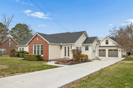225 Jackson Ave