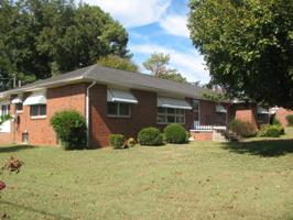103 Hillcrest Dr