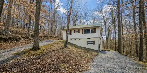 1377 Four Seasons Dr