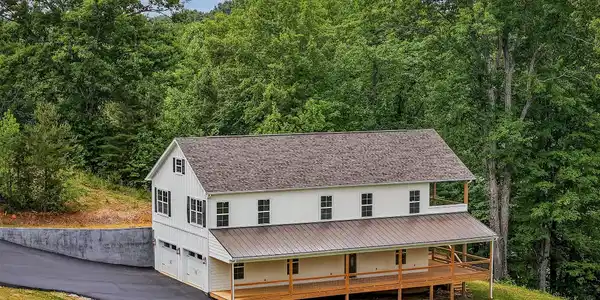 253 River Front Dr