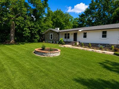 108 Hickory Hills Dr
