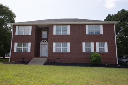 1805 Pointe Ct