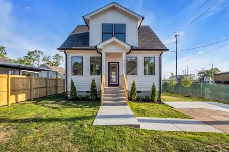 1201 Bryan St