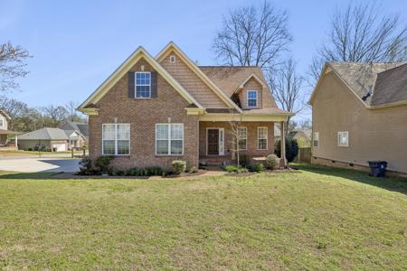 813 Royal Oaks Dr