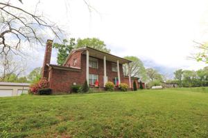 1208 Grizzell Ln