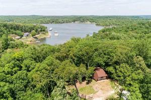 240 Birdsong Ln