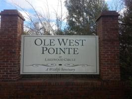 39 W Ole Pointe Rd W