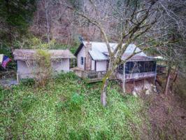320 Cedar Ln
