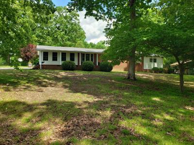 104 Boswell Rd