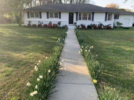 109 Flower Pt