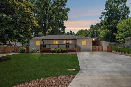 3312 Mountain View Drive