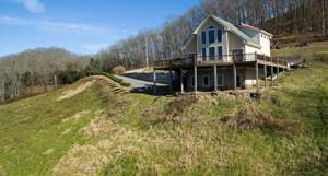 128 Bonnie Blue Ln