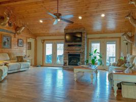 64 Riddle Rd