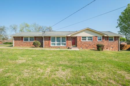 141 Hickory Heights Dr
