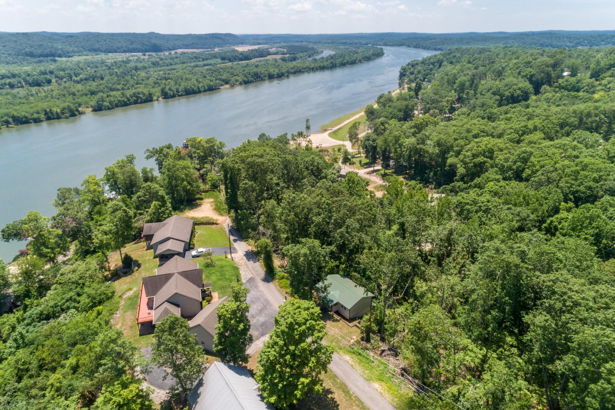 322 Brown Bluff Ln, Sugar Tree, TN lhrmls00729763