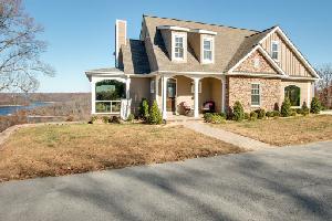 275 Lakewood Cir