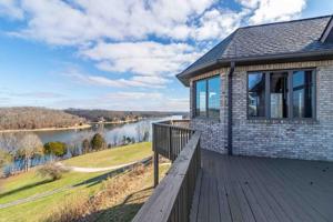 291 Lake Court Dr