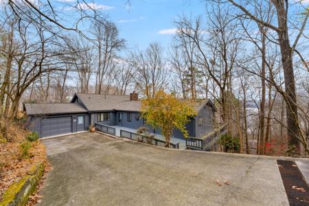 217 Deer Ln