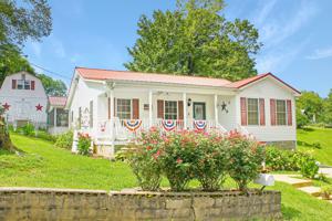 122 W Spring St