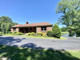 124 North Dr