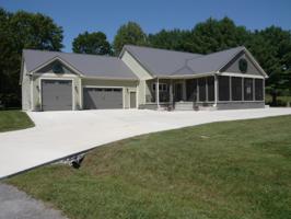 41 Whispering Pines Dr