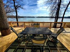 1045 Highlander Rd