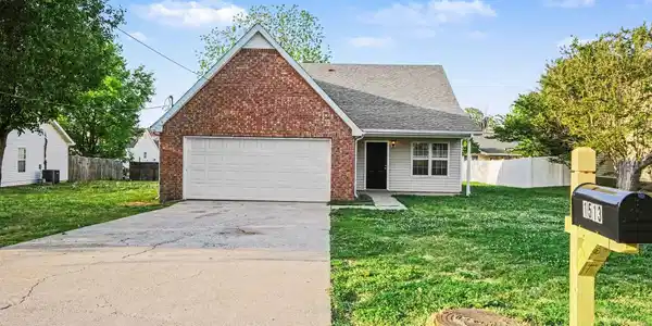 1513 Waxman Dr
