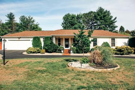 67 Lake Ln