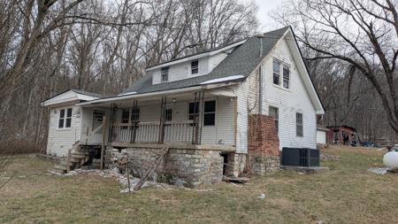 215 Robertson Ln