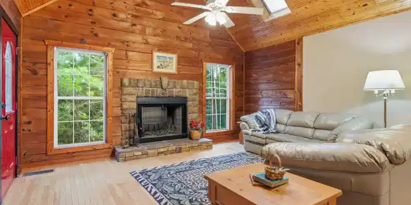 680 Lakeside Dr