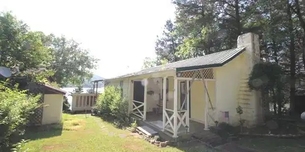 130 Lincoln Lake Rd