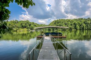 230 Rose Acres Ln