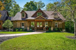 140 Dunrobin Ct