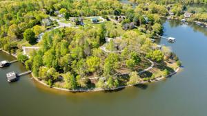 133 Bluff Dr N