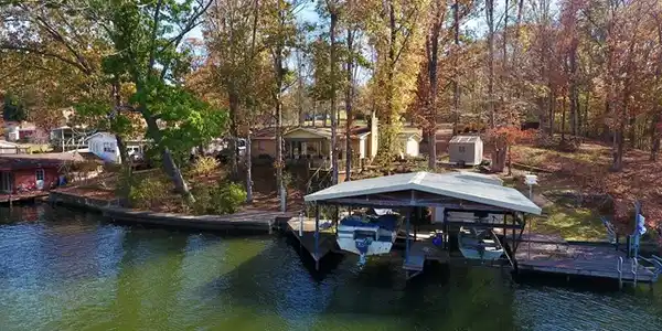746 Lakeside Dr