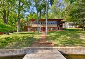 1090 Riverfront Rd