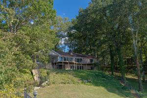 190 Kenwood Dr