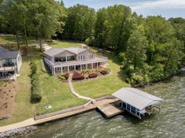 2551 Waterford Dr