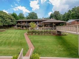 945 Veterans Dr
