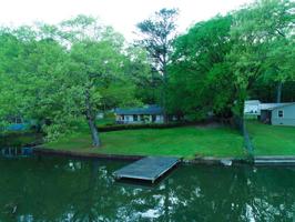 240 Pinegrove Dr