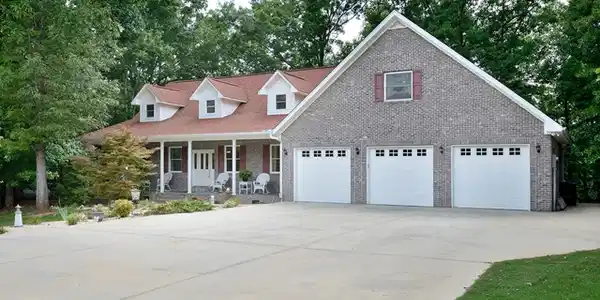 495 Lakefront Dr