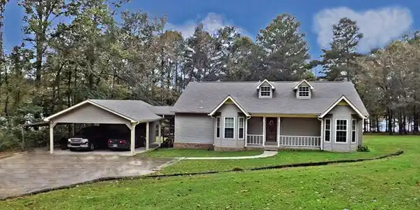 307 Auburn Rd