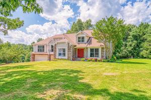 729 Ridgecliff Dr