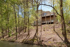 208 Ashlawn Ct
