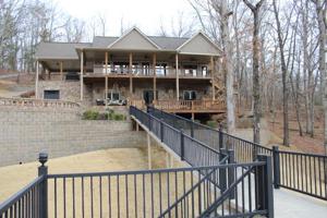 1045 Veterans Dr